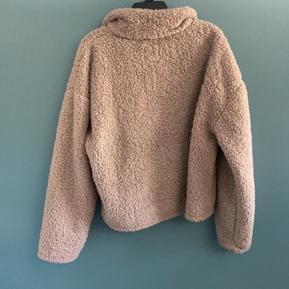 Sherpa Pullover. Quarter Zip. large - Picture 4 of 4